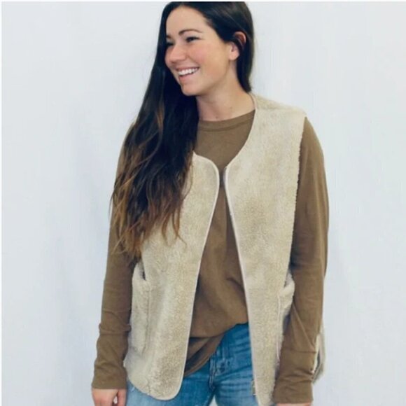 Easel Mauve Faux Fur Front Pockets Front Pockets Oversized Loose Fit Teddy Vest - Picture 3 of 9